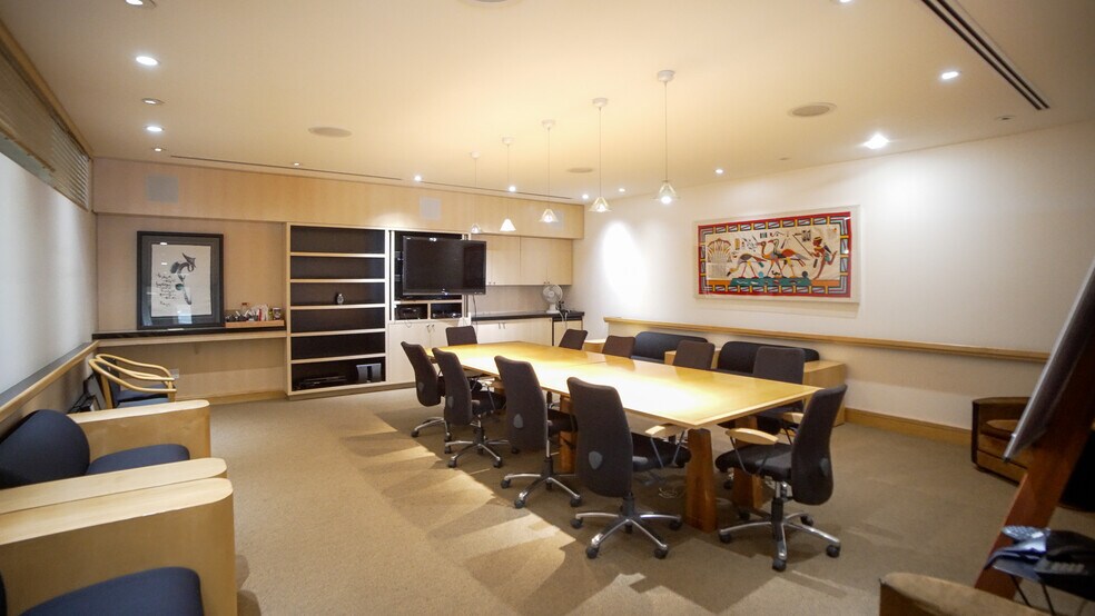 More Photos Of 8840 Wilshire Blvd, Beverly Hills Office For Lease