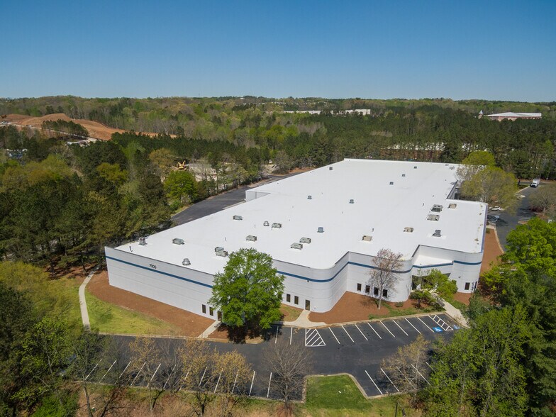 More Photos Of 7800 The Bluffs, Austell Distribution For Lease