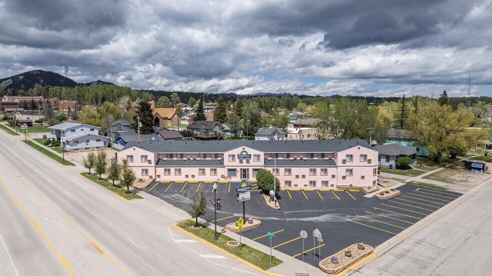 More Photos Of 519 Crook St, Custer Hotel For Sale