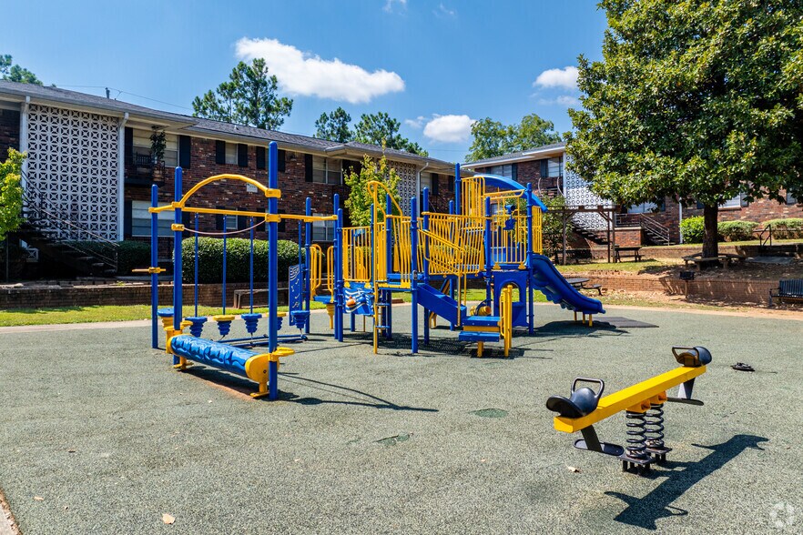 More Photos Of 1988 Plaza Ln SW, Atlanta Apartments For Sale
