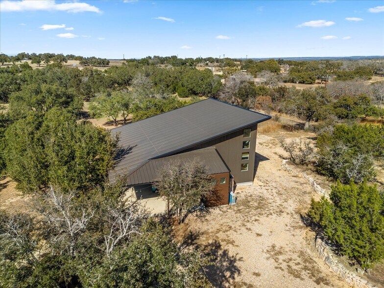 More Photos Of 272 Rocky Road, Johnson City Specialty For Sale