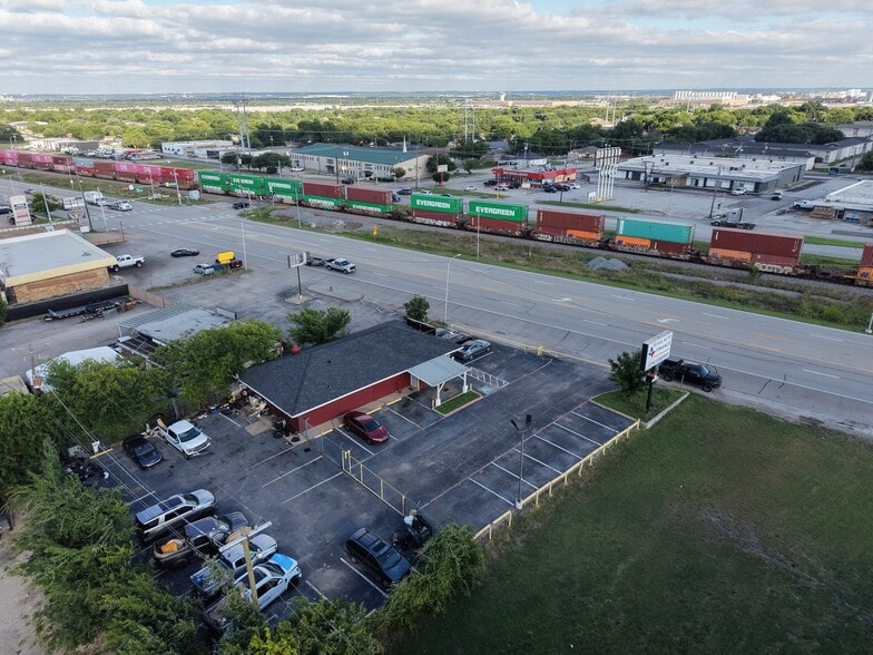 More Photos Of 2326 W Main St, Grand Prairie Restaurant For Lease