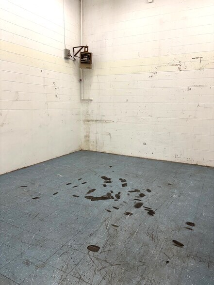 More Photos Of 2805 Hoitt Ave, Knoxville Flex For Sale