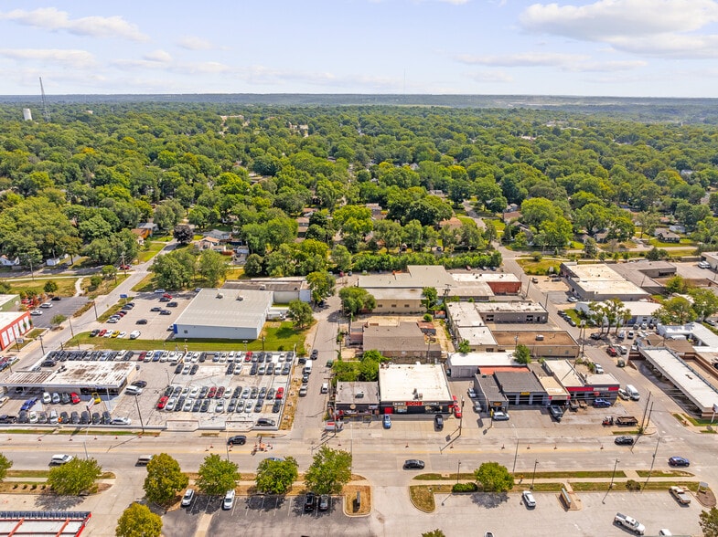 More Photos Of 319 W 79th Ter, Kansas City Warehouse For Lease