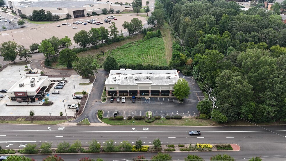 More Photos Of 1290 E County Line Rd, Ridgeland Storefront For Lease