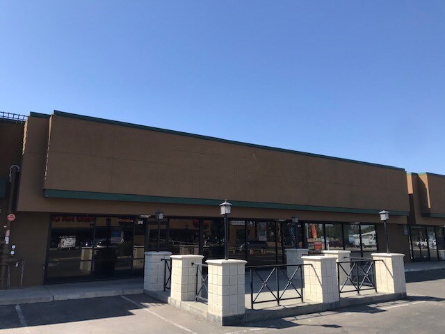 Primary Photo Of 5048-5060 N Blackstone Ave, Fresno Unknown For Lease
