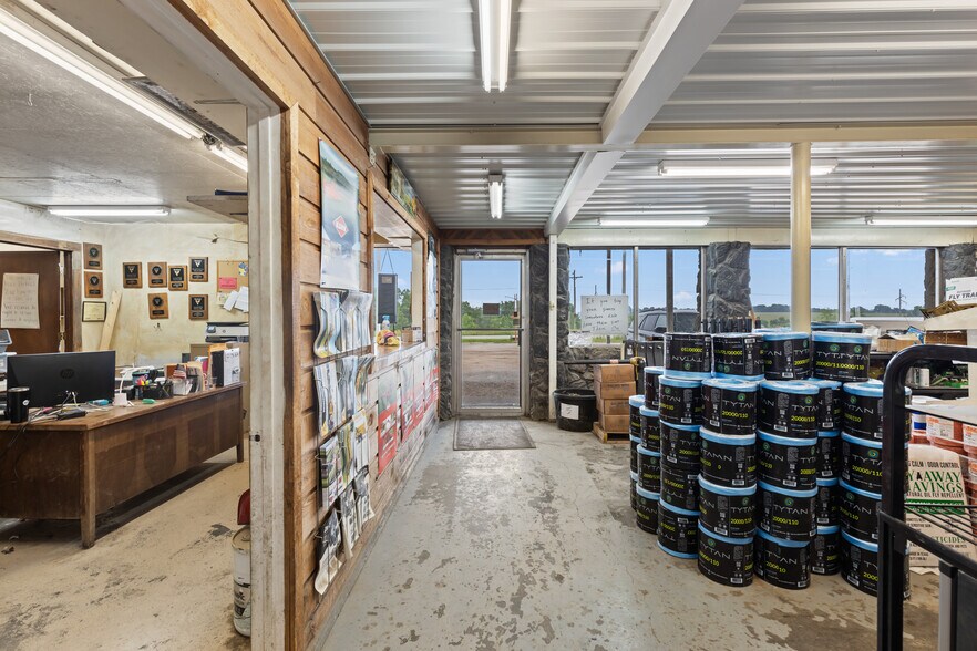 More Photos Of 60 US-54 Hwy, El Dorado Springs General Retail For Sale