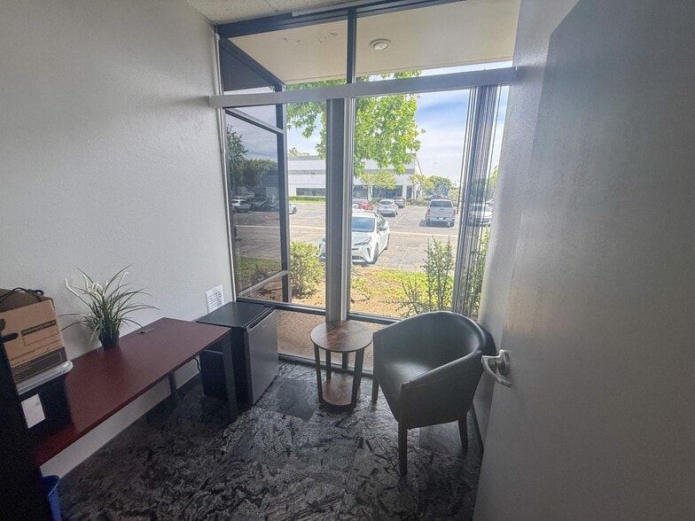 More Photos Of 995 Park Center Dr, Vista Research And Development For Sale