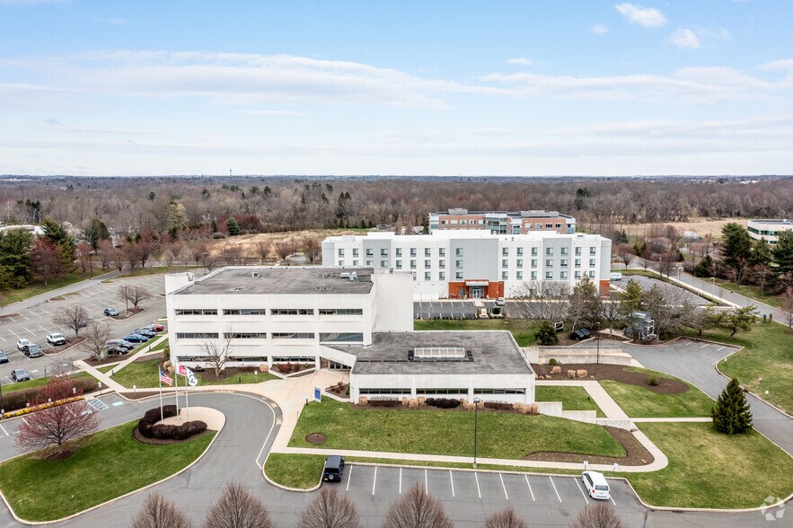 More Photos Of 1000 Lenox Dr, Lawrenceville Medical For Lease