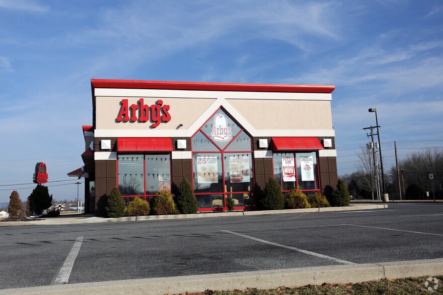 More Photos Of 4860 Penn Ave, Sinking Spring Storefront For Lease