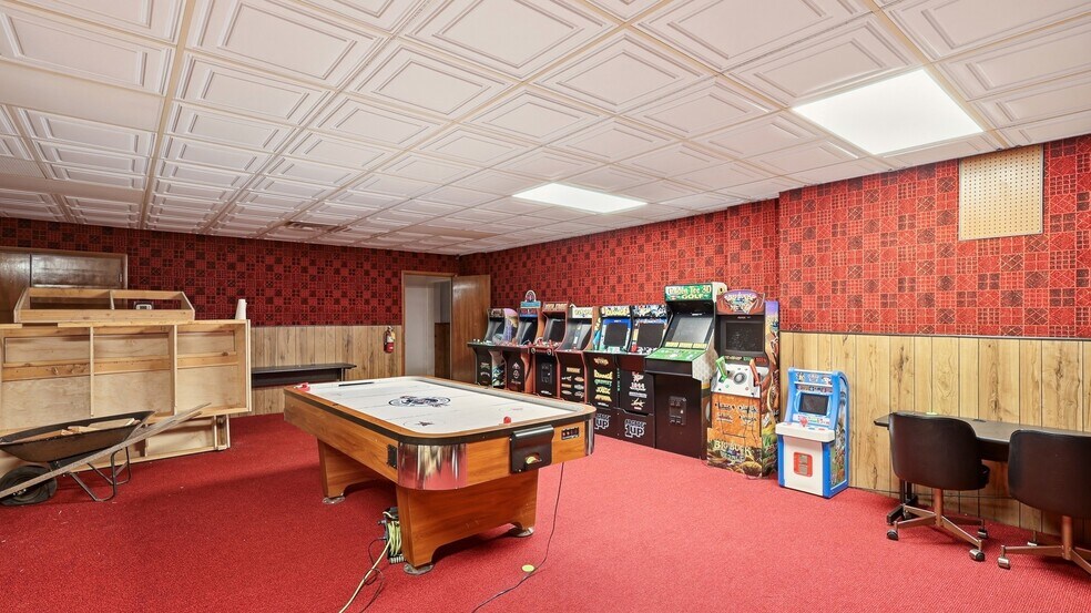 More Photos Of 204 W Beaver Ave, Fort Morgan Showroom For Sale
