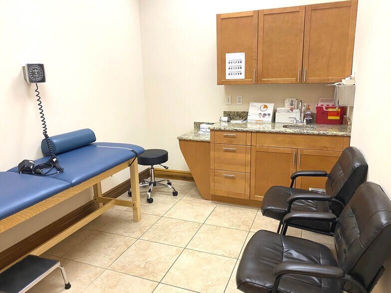 More Photos Of 14131 Metropolis Ave, Fort Myers Medical For Lease