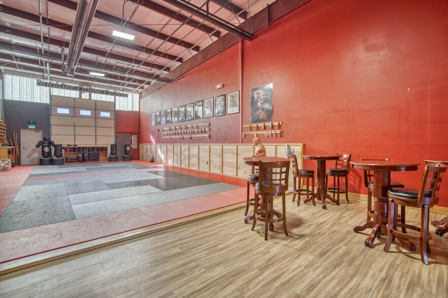 More Photos Of 1501 Lee Hill Dr, Boulder Showroom For Lease