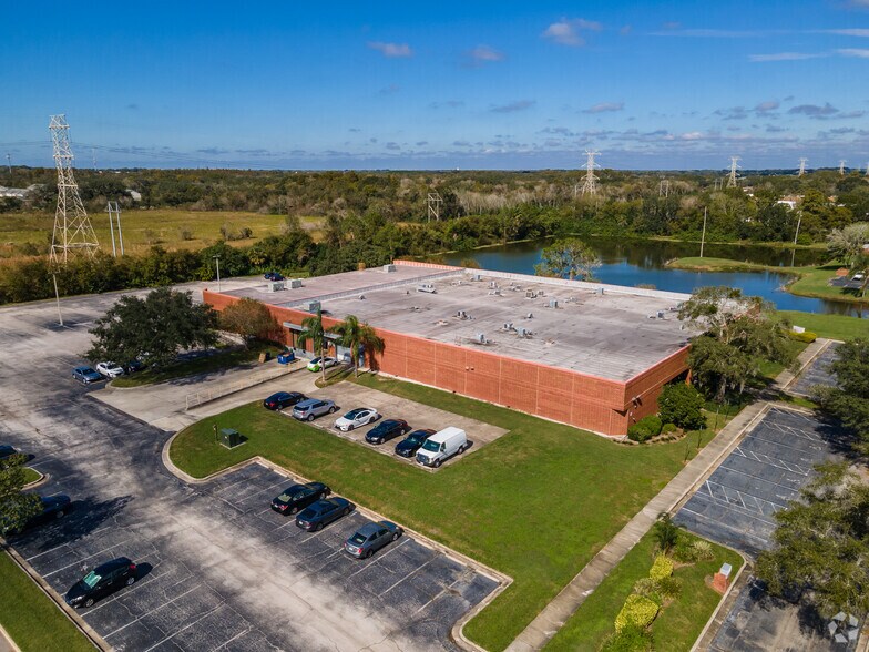 More Photos Of 5908 Breckenridge Pky, Tampa Research And Development For Lease