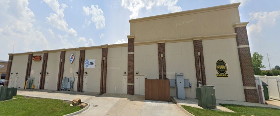 More Photos Of 925-949 Lincoln Ln, Gardner Unknown For Lease