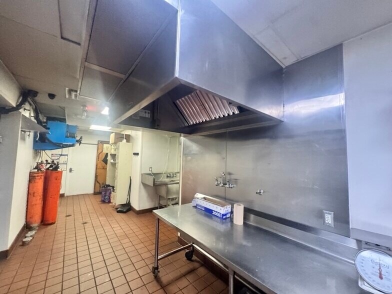 More Photos Of 8239 Georgia St, Merrillville Restaurant For Lease