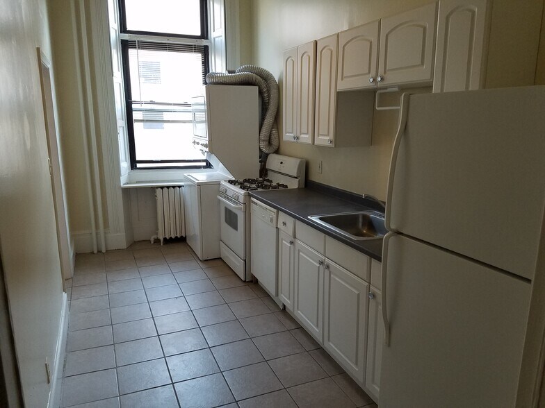 More Photos Of 18 W Franklin St, Baltimore Office Residential For Sale