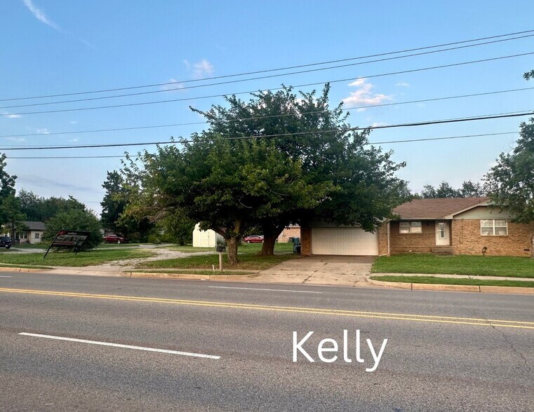 More Photos Of 106 S Kelly Ave, Edmond Land For Sale