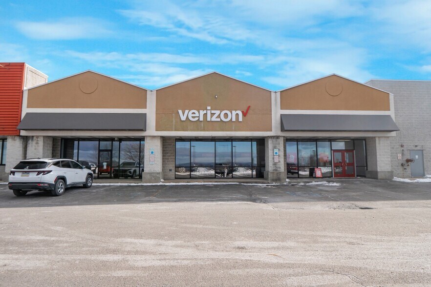 More Photos Of 590-594 Galleria Dr, Johnstown General Retail For Sale