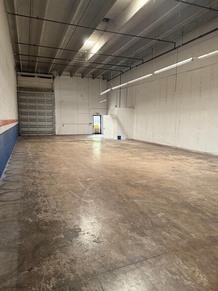 More Photos Of 5401-5491 NW 159th St, Hialeah Warehouse For Lease