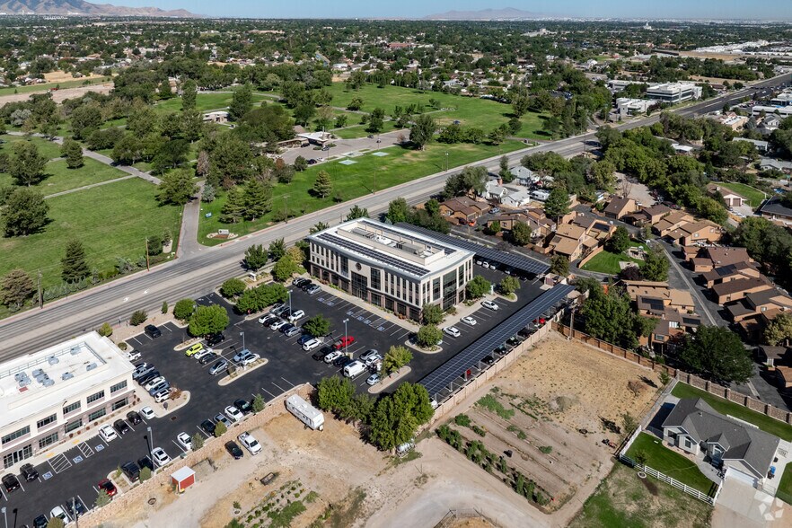 More Photos Of 6575 S Redwood Rd, Taylorsville Office For Lease