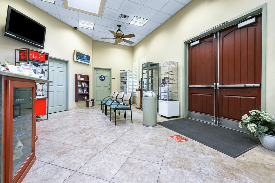 More Photos Of 5781 E Kings Canyon Rd, Fresno Medical For Sale