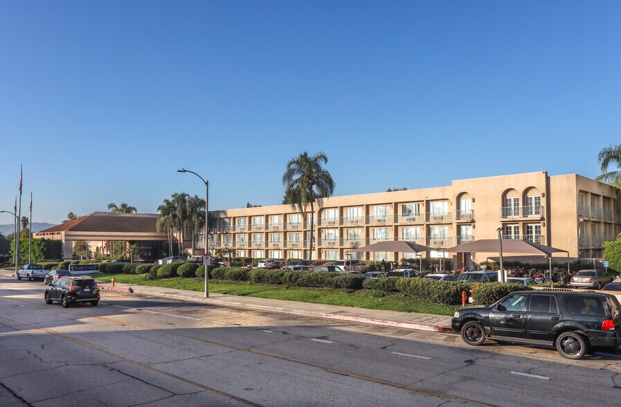 More Photos Of 7277 Valjean Ave, Van Nuys Hotel For Lease