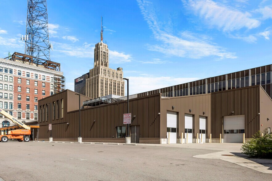 More Photos Of 225 Ellicott St, Buffalo Supermarket For Sale