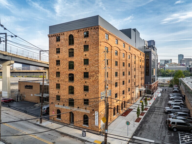 Primary Photo Of 59 S 2nd St, Pittsburgh Storefront For Lease