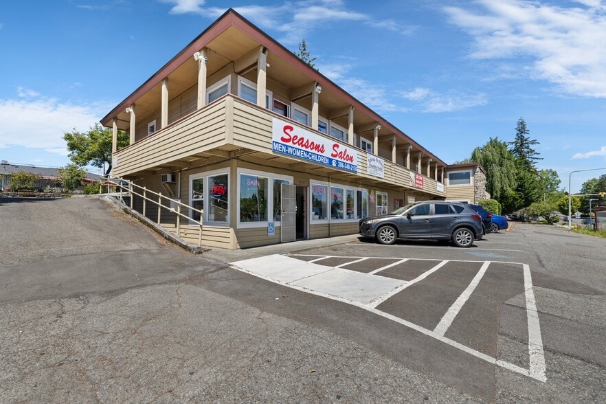 More Photos Of 14235-14237 Ambaum Blvd SW, Burien General Retail For Lease