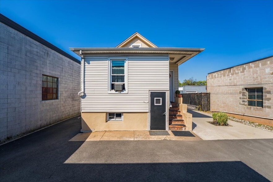 More Photos Of 616 E Elizabeth Ave, Linden Office For Sale