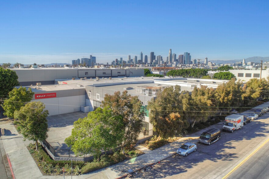 More Photos Of 1475 Long Beach Ave, Los Angeles Warehouse For Lease