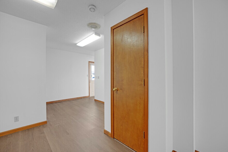 More Photos Of 804 Winchester Dr, Sedalia Medical For Sale