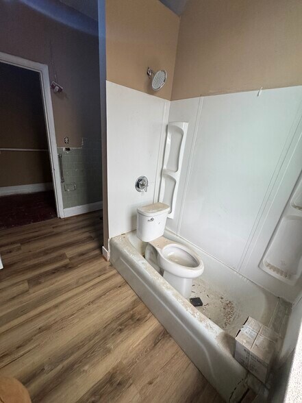 More Photos Of 2449 Shirley Ave, Baltimore Flex For Sale