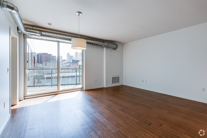 More Photos Of 915 Washington Ave N, Minneapolis Apartments For Lease