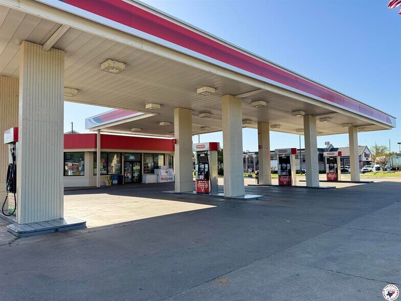 More Photos Of 5314 N State Line Ave, Texarkana Service Station For Sale