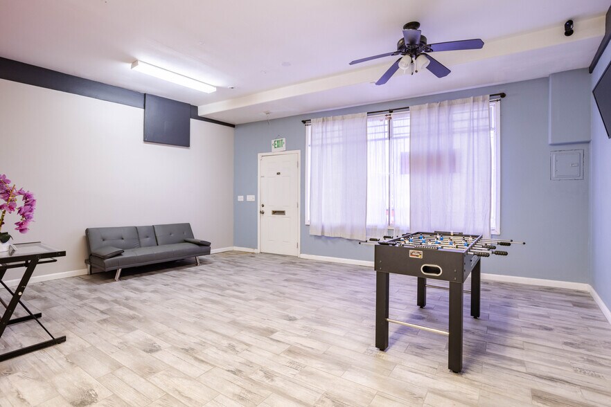 More Photos Of 38262 6th St E, Palmdale Storefront For Sale