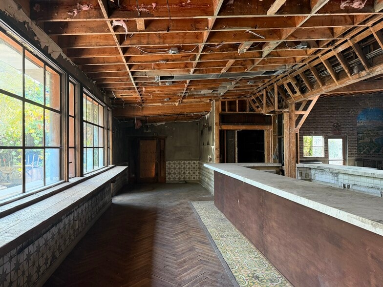 More Photos Of 1201-1205 N La Brea Ave, West Hollywood Restaurant For Lease