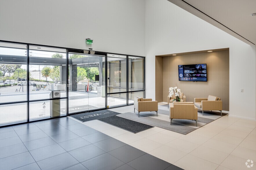 More Photos Of 3111 N Tustin Ave, Orange Office For Lease