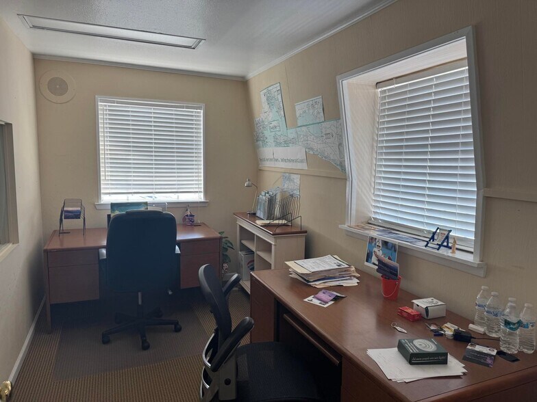 More Photos Of 725 Harbor Blvd E, Destin Medical For Sale