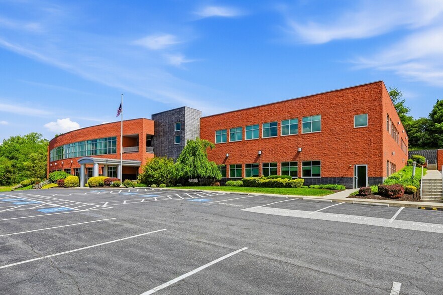 More Photos Of 3 Walnut St, Lemoyne Medical For Lease