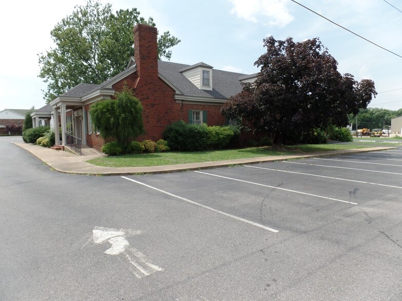 More Photos Of 316 E Harper St, Troy Medical For Sale