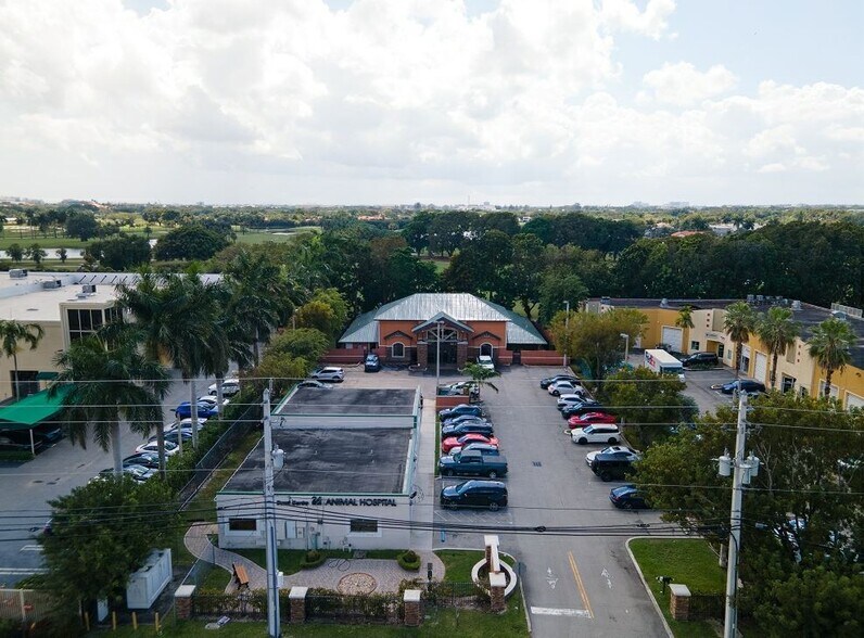 More Photos Of 9400 NW 58th St, Miami Veterinarian Kennel For Lease