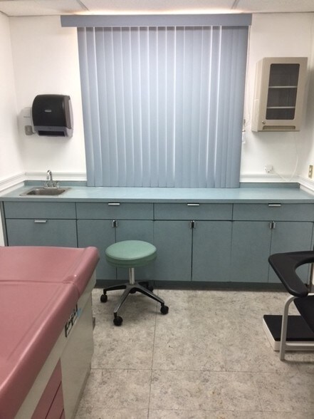 More Photos Of 714-720 Broadway, Paterson Medical For Sale