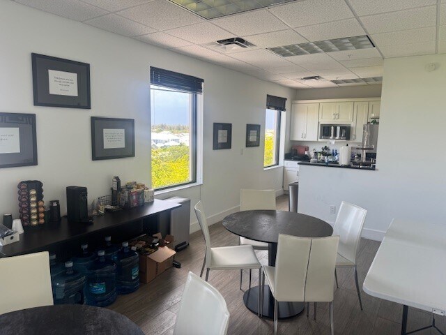 More Photos Of 1333 3rd Ave S, Naples Medical For Sale