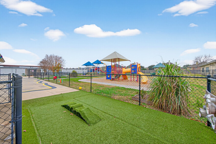 More Photos Of 8525 Queenston Blvd, Houston Freestanding For Sale