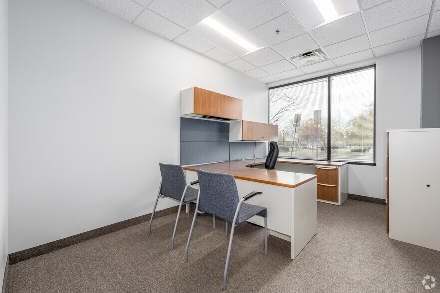 More Photos Of 9920 Franklin Square Dr, Nottingham Medical For Lease