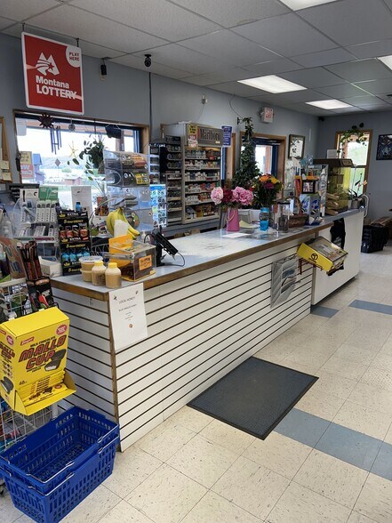More Photos Of 5330 York Rd, Helena Convenience Store For Sale