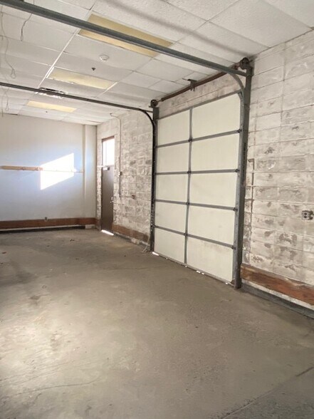 More Photos Of 10 Middletown Ave, North Haven Warehouse For Sale