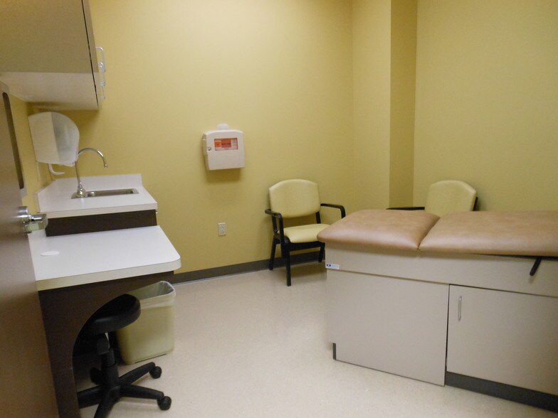 More Photos Of 8550 NE 138th Ln, Lady Lake Medical For Lease